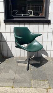 Artifort chair